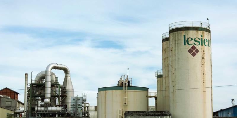 徐志摩在上海的文学地图:从新月社到当代独立电影的灵感源